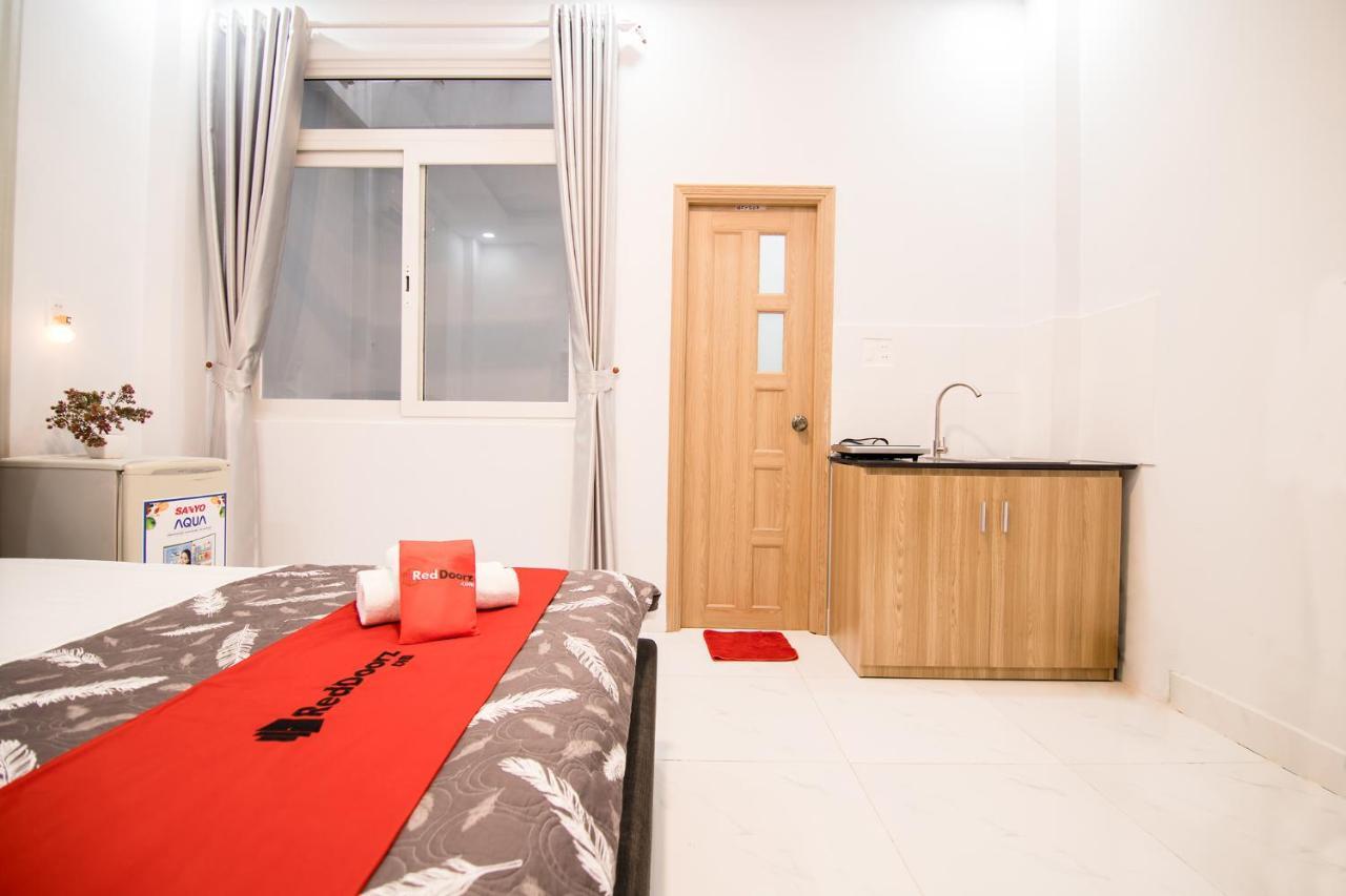 Reddoorz Near Saigon Zoo Hotel Хошимин Екстериор снимка